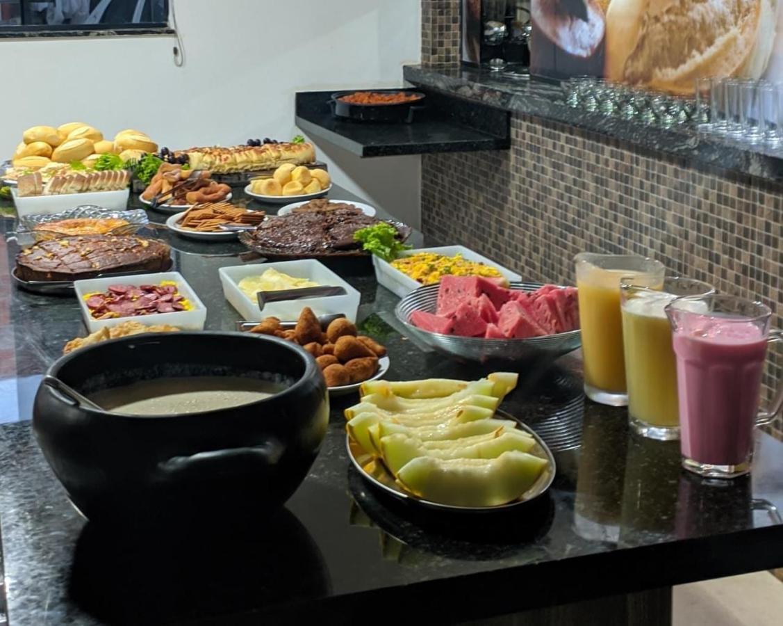 לואיס אדוארדו מגליאנס Hotel E Restaurante Lima מראה חיצוני תמונה